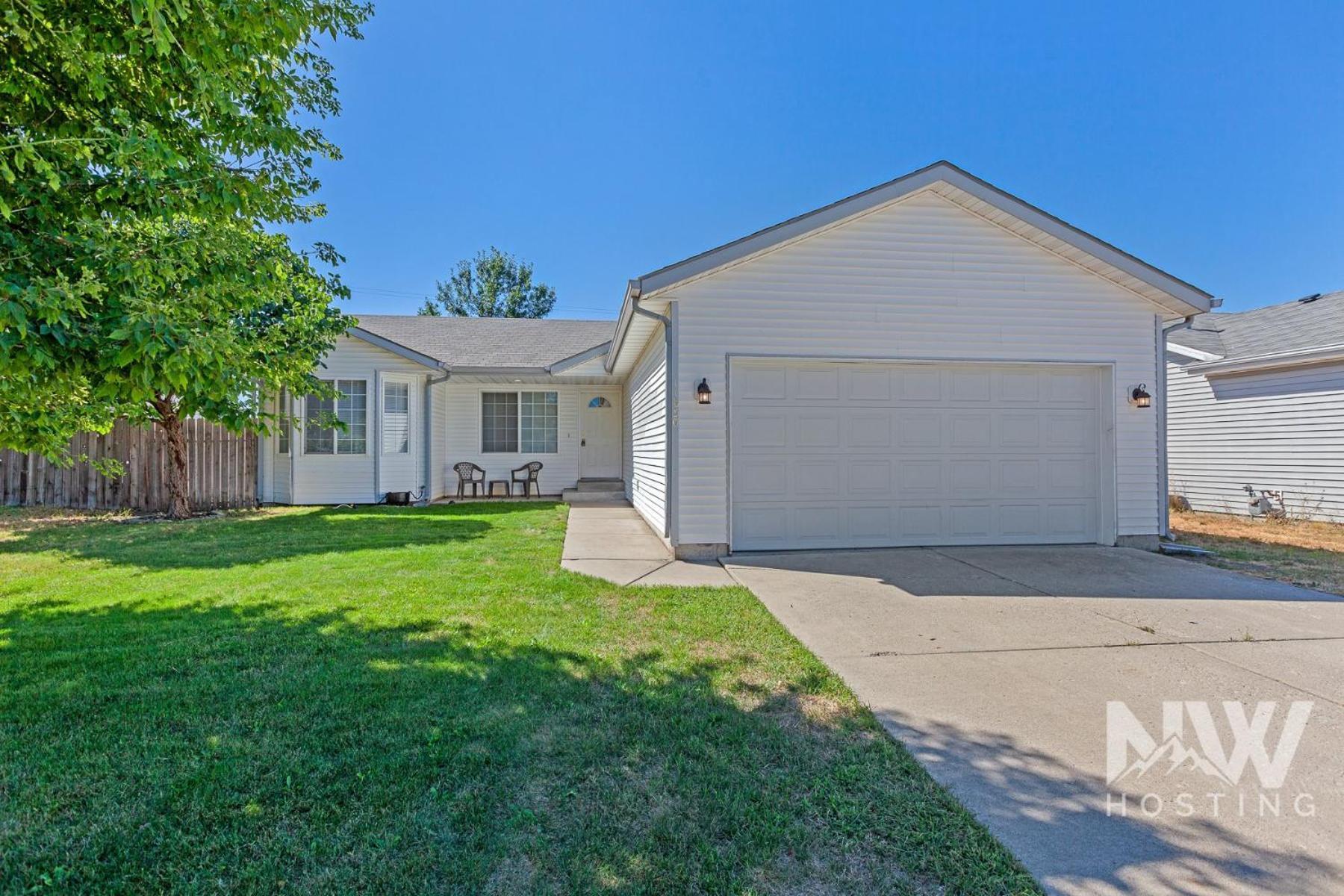 Charming Home Ear Triple Play Silverwood Hayden Lake Fire Pi Fenced Yard A Plum Tree 1219 Exterior photo