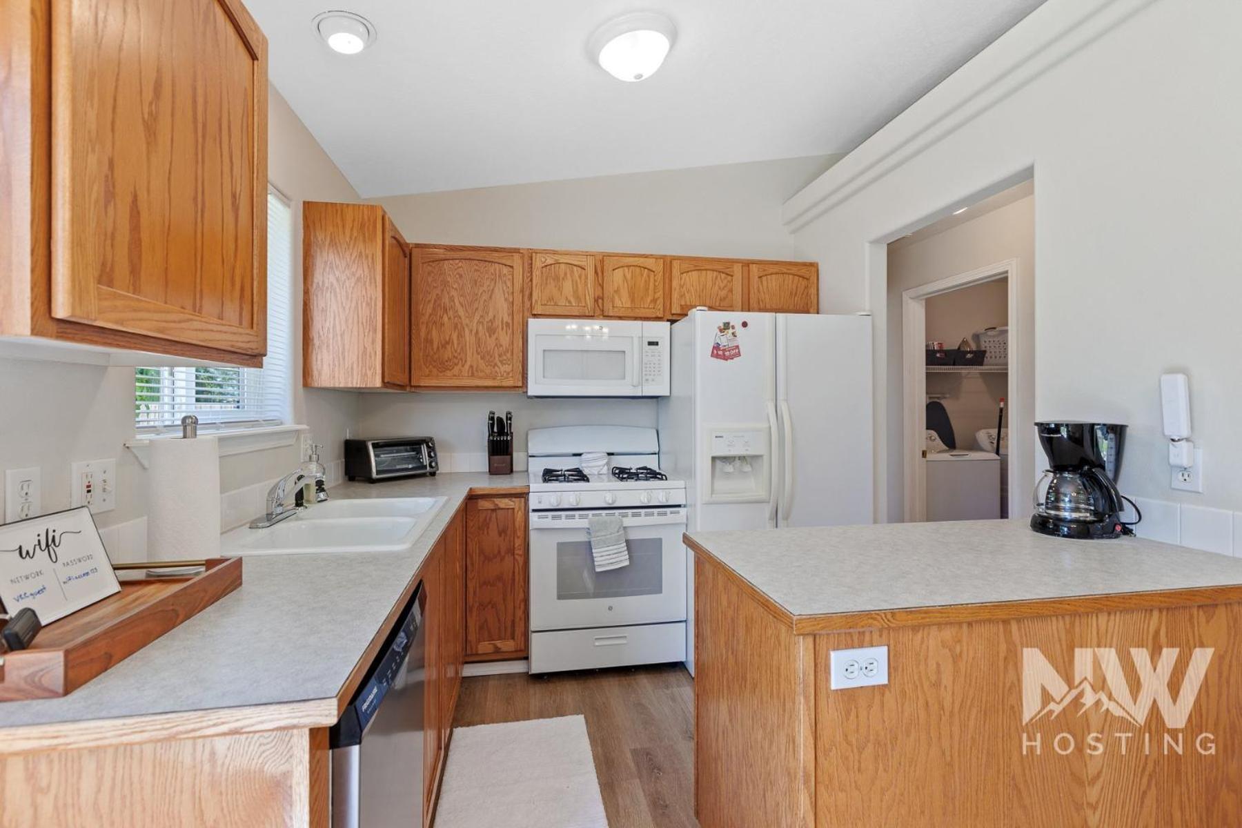 Charming Home Ear Triple Play Silverwood Hayden Lake Fire Pi Fenced Yard A Plum Tree 1219 Exterior photo
